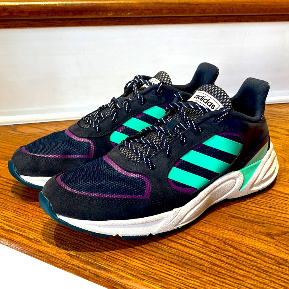 Adidas 90’s Men’s Sz 10 in Preloved Condition!!